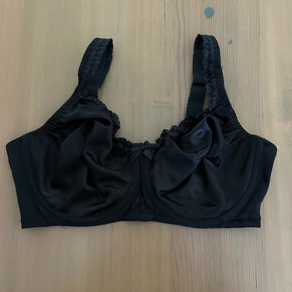 Warner’s black bra